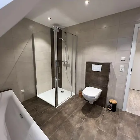 Zentrale Grosse In Fuer Erholsamen Urlaub Lägenhet *