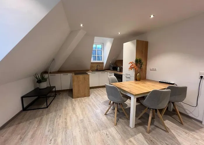 Zentrale Grosse In Fuer Erholsamen Urlaub 아파트 프룸