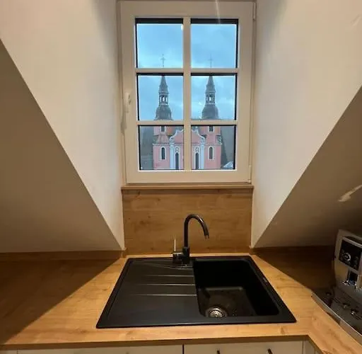 Zentrale Grosse In Fuer Erholsamen Urlaub 아파트 프룸