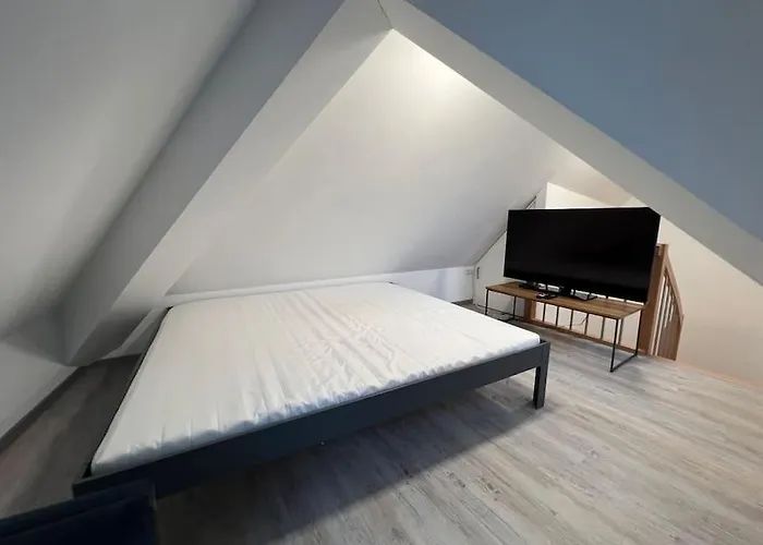 Zentrale Grosse In Fuer Erholsamen Urlaub * 프룸